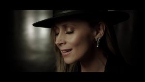 Lara Fabian dévoile (déjà) son nouveau clip